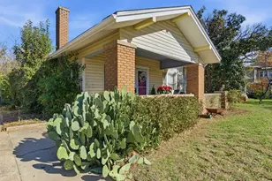 203 E Oak St, Weatherford, TX 76086 - Photo 1