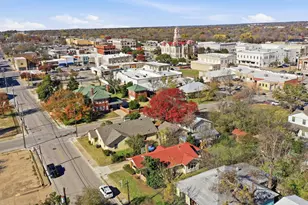 203 E Oak St, Weatherford, TX 76086 - Photo 7