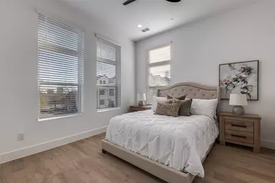 723 W 10th Street #105, Dallas, TX 75208 - Photo 9