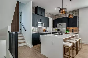 723 W 10th St, Dallas, TX 75208 - Photo 5