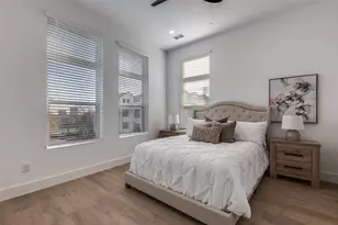 723 W 10th St, Dallas, TX 75208 - Photo 9