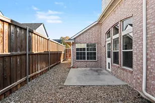 1917 Cavender Cir, Denton, TX 76205 - Photo 35