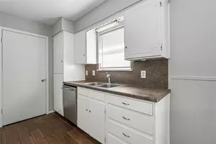 228 Lester St, Burleson, TX 76028 - Photo 7