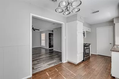 228 Lester Street, Burleson, TX 76028 - Photo 9