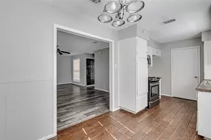 228 Lester St, Burleson, TX 76028 - Photo 9