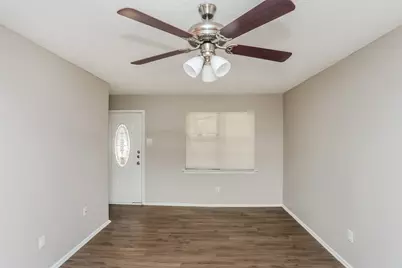 604 Stonewall Drive, Euless, TX 76039 - Photo 3