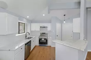 400 Kalmia Dr, Arlington, TX 76018 - Photo 7