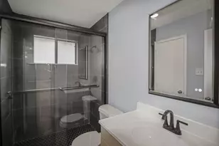 400 Kalmia Dr, Arlington, TX 76018 - Photo 15