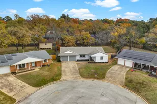 905 Pontiac Ct, Arlington, TX 76013 - Photo 1