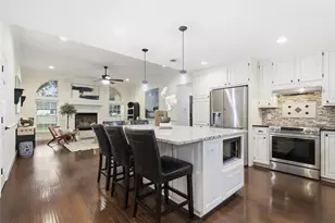 109 McCullar Rd, Burleson, TX 76028 - Photo 11