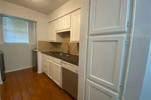2022 Minnie Dr, Arlington, TX 76012 - Photo 11