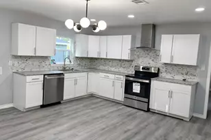 408 S Santa Fe St, Wolfe City, TX 75496 - Photo 3