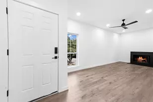 8601 Park Ln, Dallas, TX 75231 - Photo 23