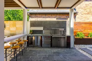 4001 Memorial Ct, Carrollton, TX 75010 - Photo 11