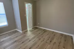 110 Crockett St, Valley View, TX 76272 - Photo 11