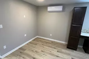 110 Crockett St, Valley View, TX 76272 - Photo 5