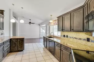 521 Chasewood Dr, Grapevine, TX 76051 - Photo 7