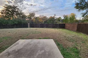 633 Grayson Ln, Lake Dallas, TX 75065 - Photo 9