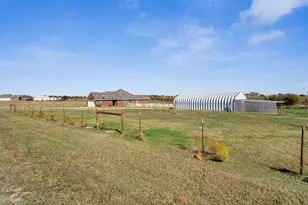 319 Hawk Ridge Rd, Decatur, TX 76234 - Photo 27