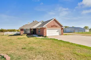 319 Hawk Ridge Rd, Decatur, TX 76234 - Photo 3