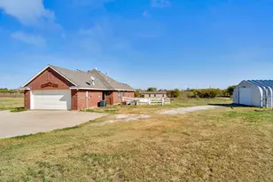 319 Hawk Ridge Rd, Decatur, TX 76234 - Photo 5