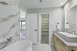 6704 E NW Hwy, Dallas, TX 75231 - Photo 19