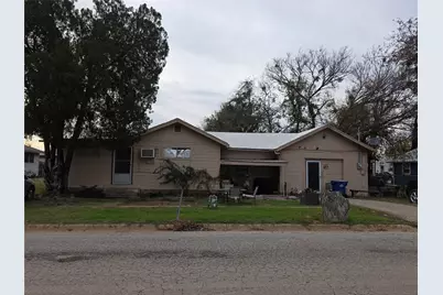 505 N Baylor Avenue, Breckenridge, TX 76424 - Photo 1