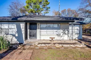 1501 E Henderson St, Cleburne, TX 76031 - Photo 9