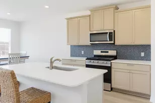 10407 Twisting Spgs Dr, Aubrey, TX 76227 - Photo 5