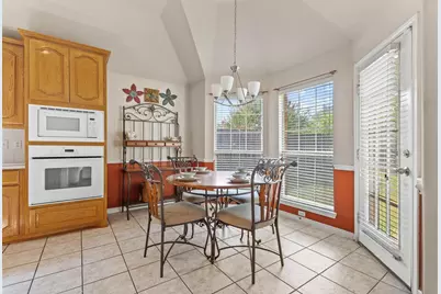 632 Delores Drive, Grand Prairie, TX 75052 - Photo 11