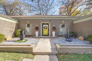 1705 Watson St, Fort Worth, TX 76103 - Photo 3