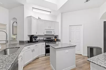 6509 Maple Drive, The Colony, TX 75056 - Photo 11