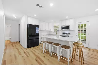 1702 Emerald Street, Grand Prairie, TX 75051 - Photo 7