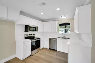 610 Colgate Dr, Lancaster, TX 75134 - Photo 15