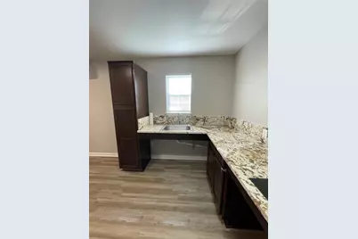 110 Crockett Street #B, Valley View, TX 76272 - Photo 11