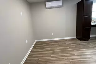 110 Crockett St, Valley View, TX 76272 - Photo 9