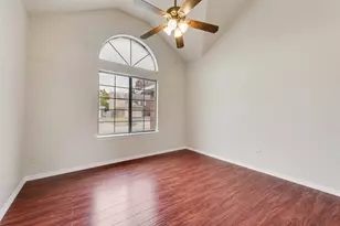 2327 Cromwell Dr, Arlington, TX 76018 - Photo 7