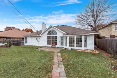 2327 Cromwell Drive, Arlington, TX 76018 - Photo 27