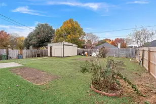 2327 Cromwell Dr, Arlington, TX 76018 - Photo 29