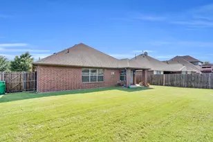 105 Manor Ln, Waxahachie, TX 75165 - Photo 7