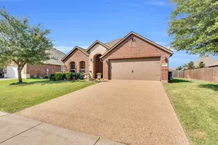 105 Manor Ln, Waxahachie, TX 75165 - Photo 5