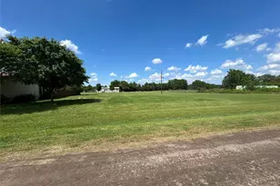 129 St Michaels Dr, Trinidad, TX 75163 - Photo 3