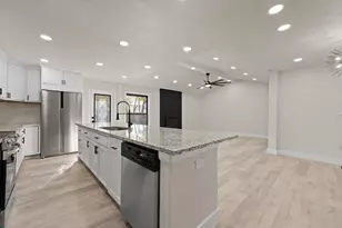 647 Evelyn Ln, Burleson, TX 76028 - Photo 13