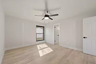 647 Evelyn Ln, Burleson, TX 76028 - Photo 17