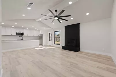 647 Evelyn Lane, Burleson, TX 76028 - Photo 3