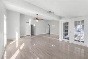 3102 Oak Hill Rd, Carrollton, TX 75007 - Photo 7