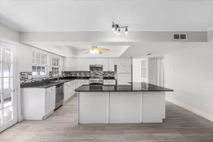 3102 Oak Hill Rd, Carrollton, TX 75007 - Photo 13