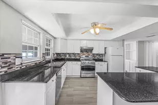 3102 Oak Hill Rd, Carrollton, TX 75007 - Photo 11