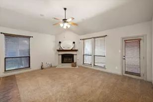 8204 Summerleaf Dr, Arlington, TX 76001 - Photo 17