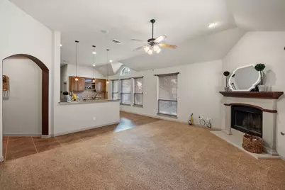 8204 Summerleaf Drive, Arlington, TX 76001 - Photo 13